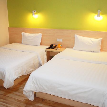7Days Inn Huludao Xingcheng Hot Spring Street Dış mekan fotoğraf