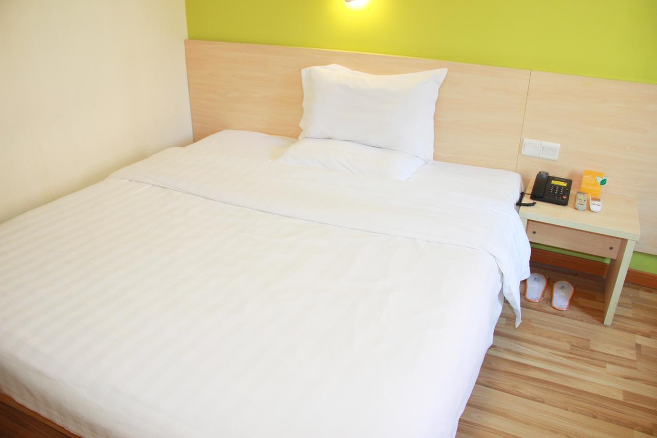 7Days Inn Huludao Xingcheng Hot Spring Street Dış mekan fotoğraf