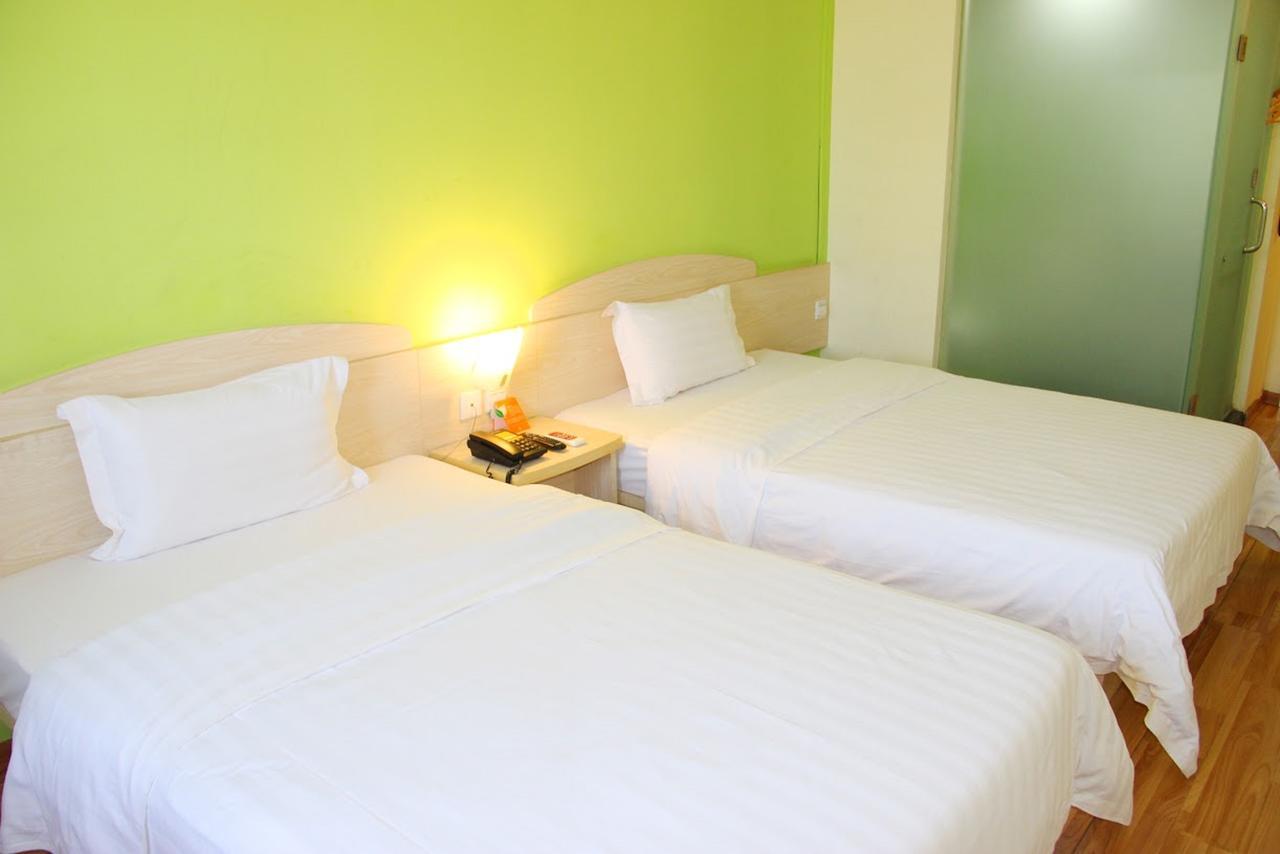 7Days Inn Huludao Xingcheng Hot Spring Street Dış mekan fotoğraf